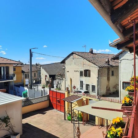 B&B La Casa Gialla Di Luca Mazzè Εξωτερικό φωτογραφία