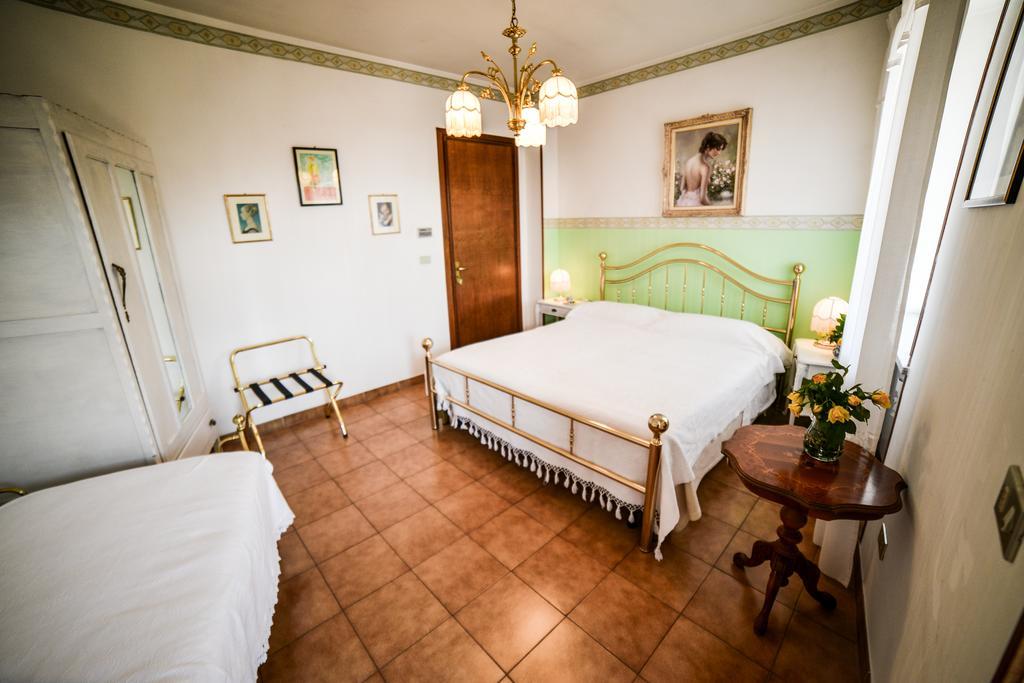 B&B La Casa Gialla Di Luca Mazzè Εξωτερικό φωτογραφία